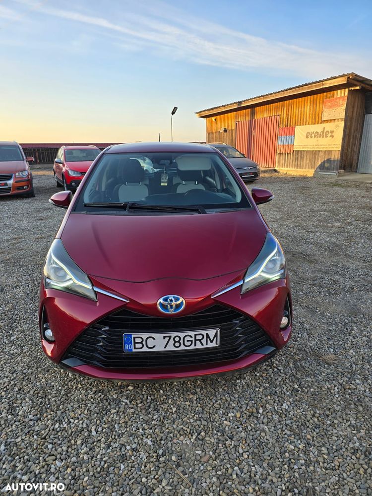 Toyota Yaris 1.5 VVT-i HSD Active - 1