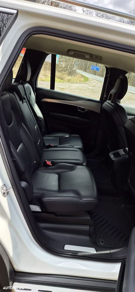 Volvo XC 90 D5 AWD Geartronic Momentum - 10