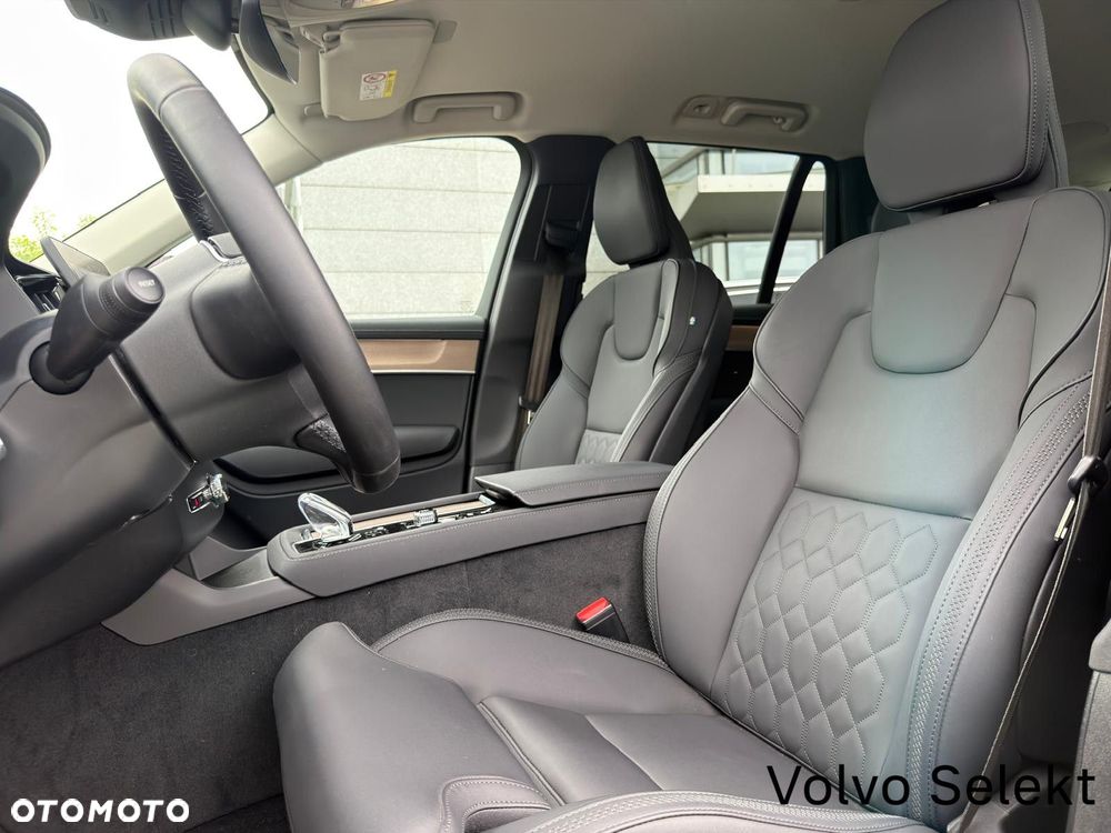 Volvo XC 90 - 35