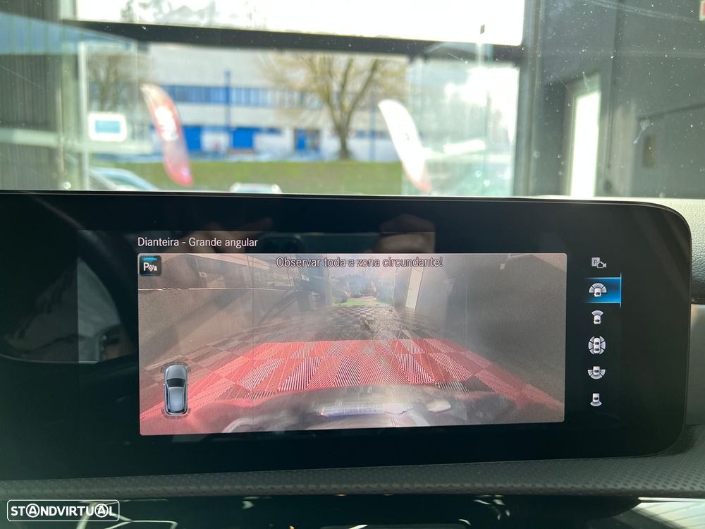 Mercedes-Benz A 250 e AMG Line - 17