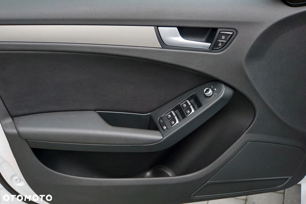 Audi A4 Avant 2.0 TDI DPF clean diesel S line Sportpaket - 35