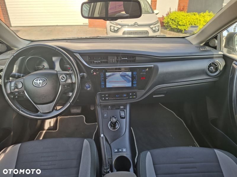 Toyota Auris 1.8 VVT-i Automatik Design Edition - 32