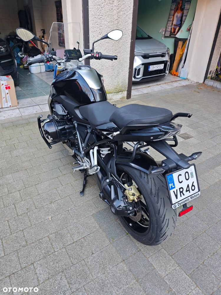BMW R - 1