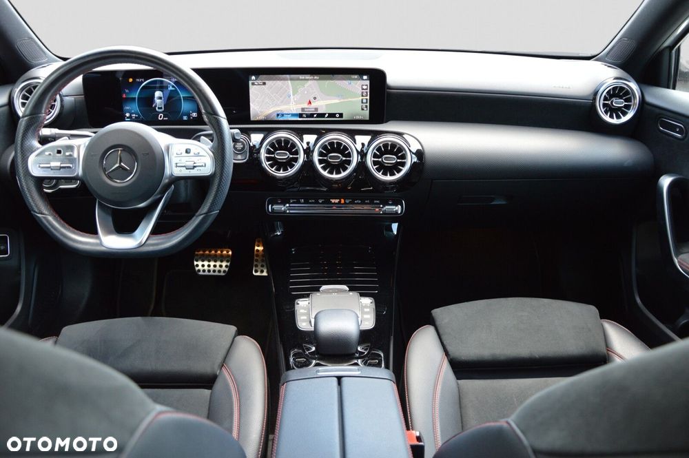Mercedes-Benz Klasa A 180 AMG Line 7G-DCT - 21