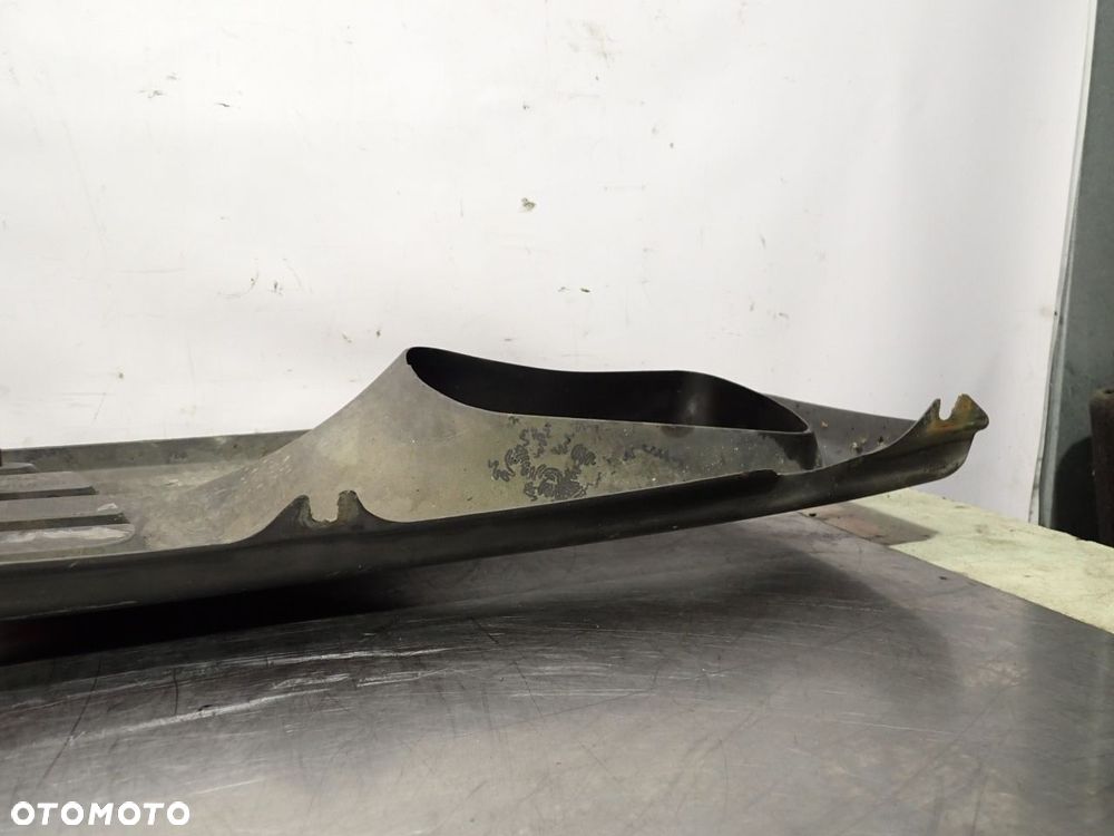 GRILL ATRAPA DAEWOO LUBLIN III 3352-8203220 - 9