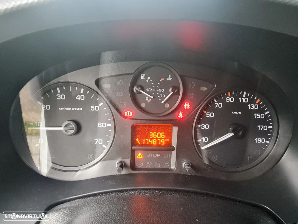 Citroën BERLINGO 1.6Hdi 100CV * 3lug/ GPS/Ac/ c/IVA dedutível * - 19