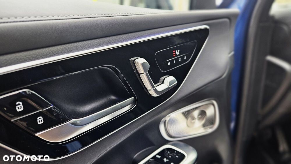 Mercedes-Benz GLC - 12