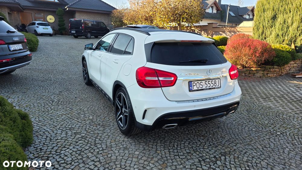 Mercedes-Benz GLA 200 d 4-Matic AMG Line - 3