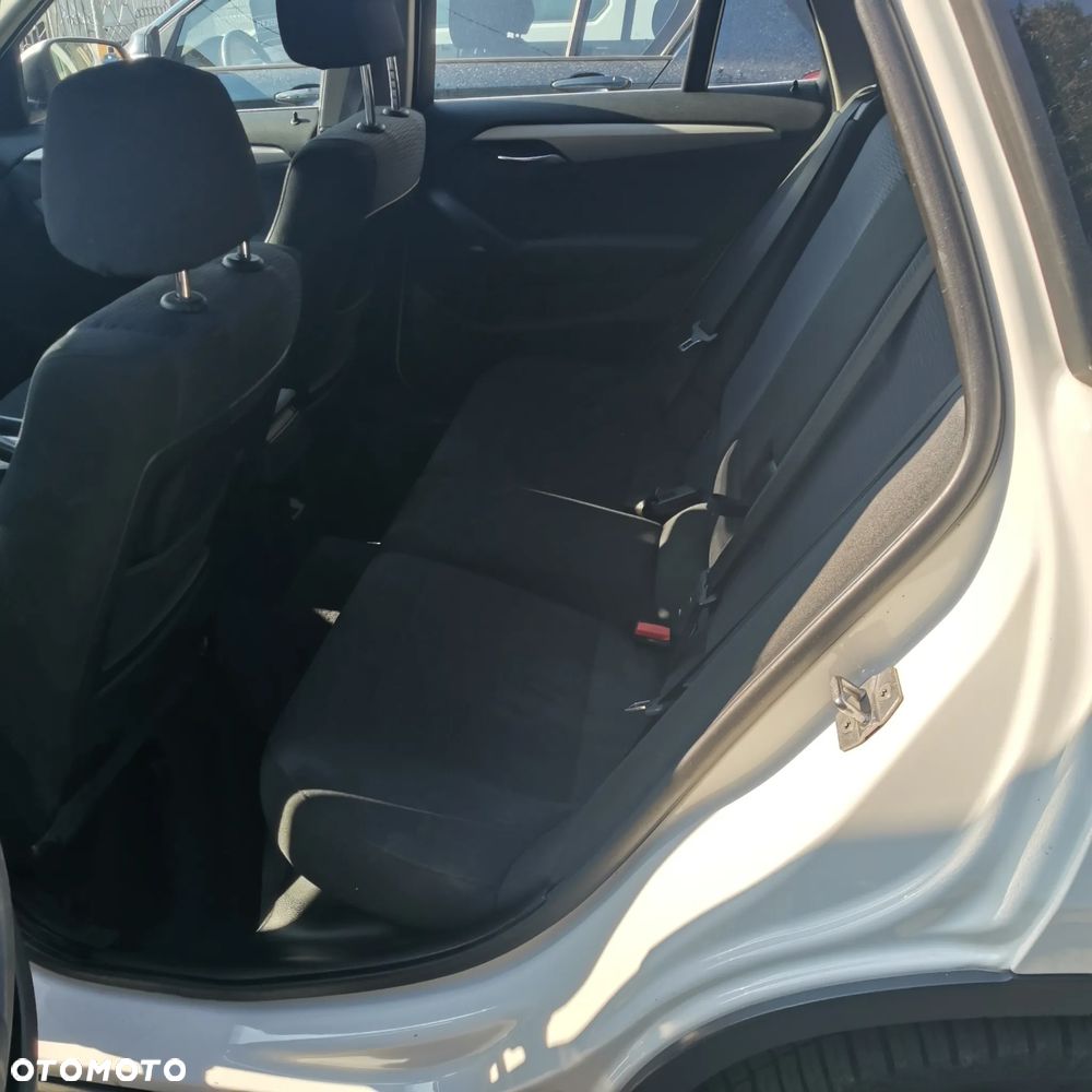 BMW X1 xDrive18d xLine - 12