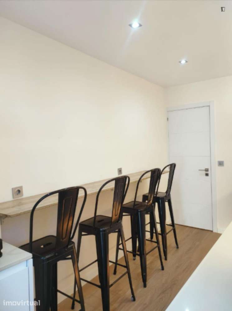 Quarto - localizado em Amadora Lisbon - Grande imagem: 4/17