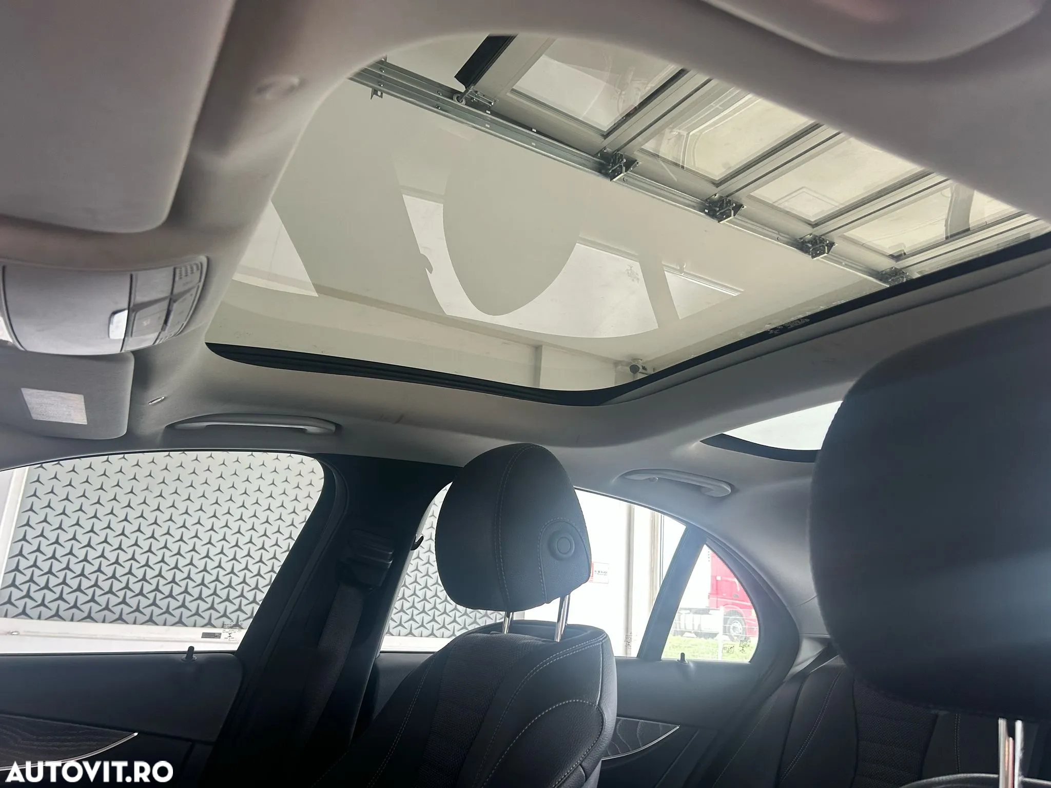 Mercedes-Benz E 300 de 4Matic 9G-TRONIC Avantgarde - 13
