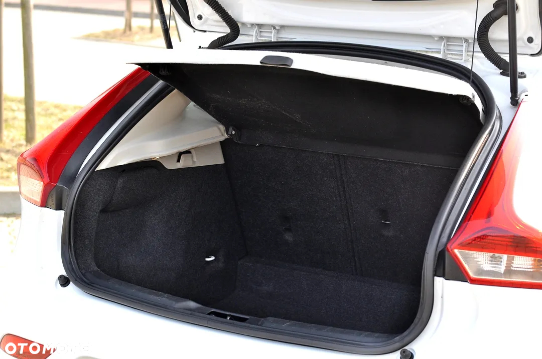 Volvo V40 D2 Summum - 17