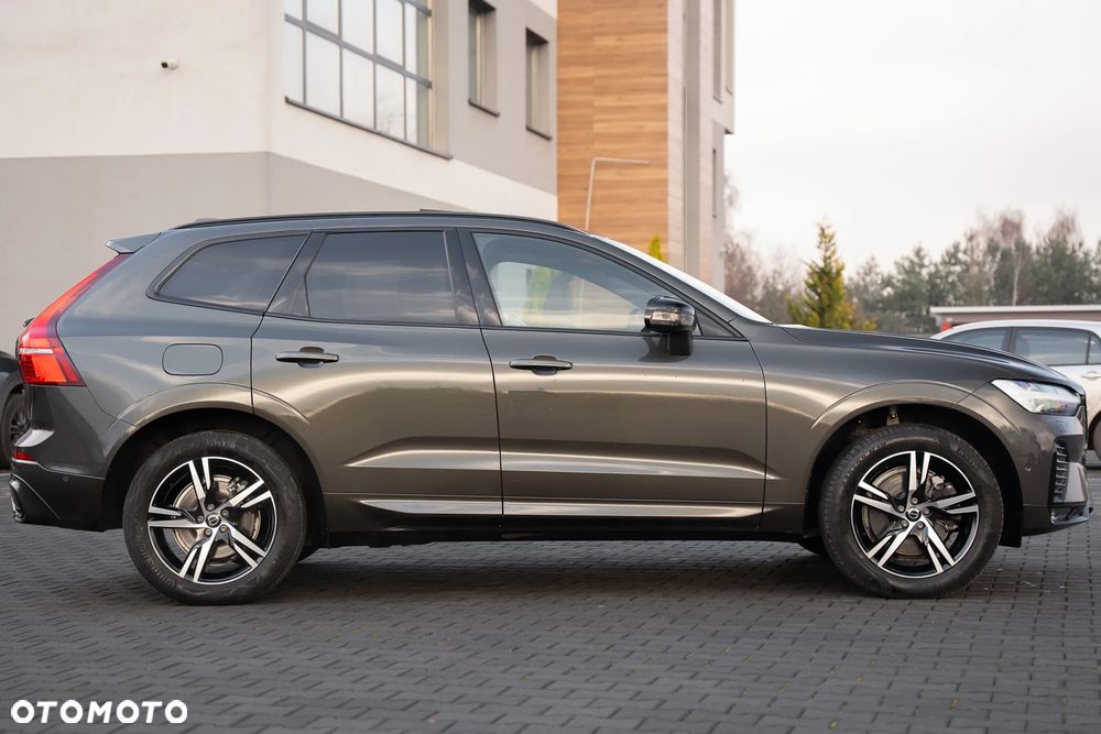Volvo XC 60 B4 D AWD Ultimate Dark - 16