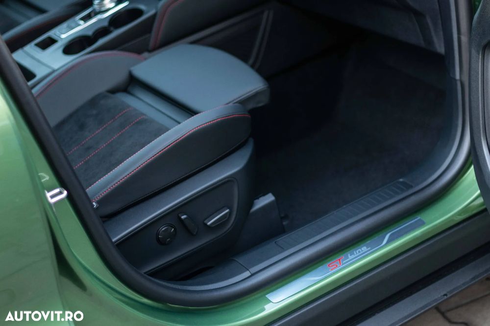 Ford Kuga 1.5 EcoBoost A8 FWD ST-Line X - 37