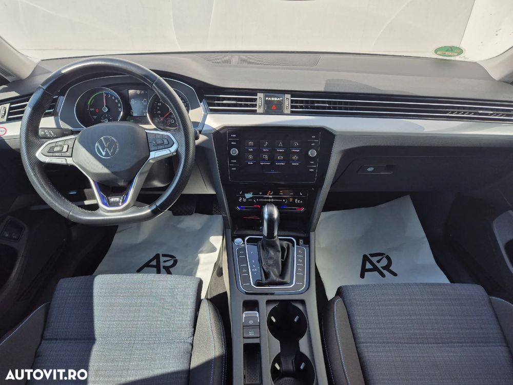 Volkswagen Passat - 14