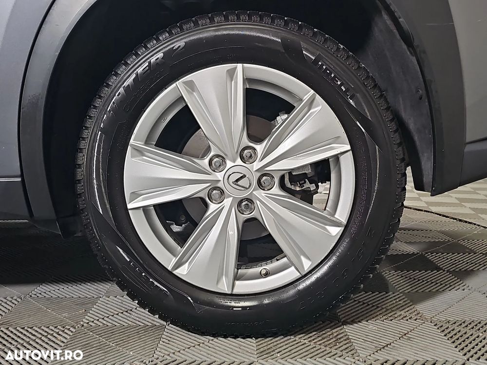 Lexus UX - 13