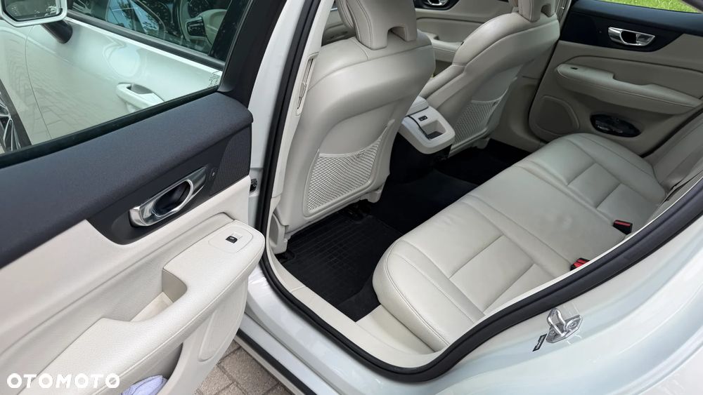 Volvo S60 T6 AWD Momentum Pro - 15