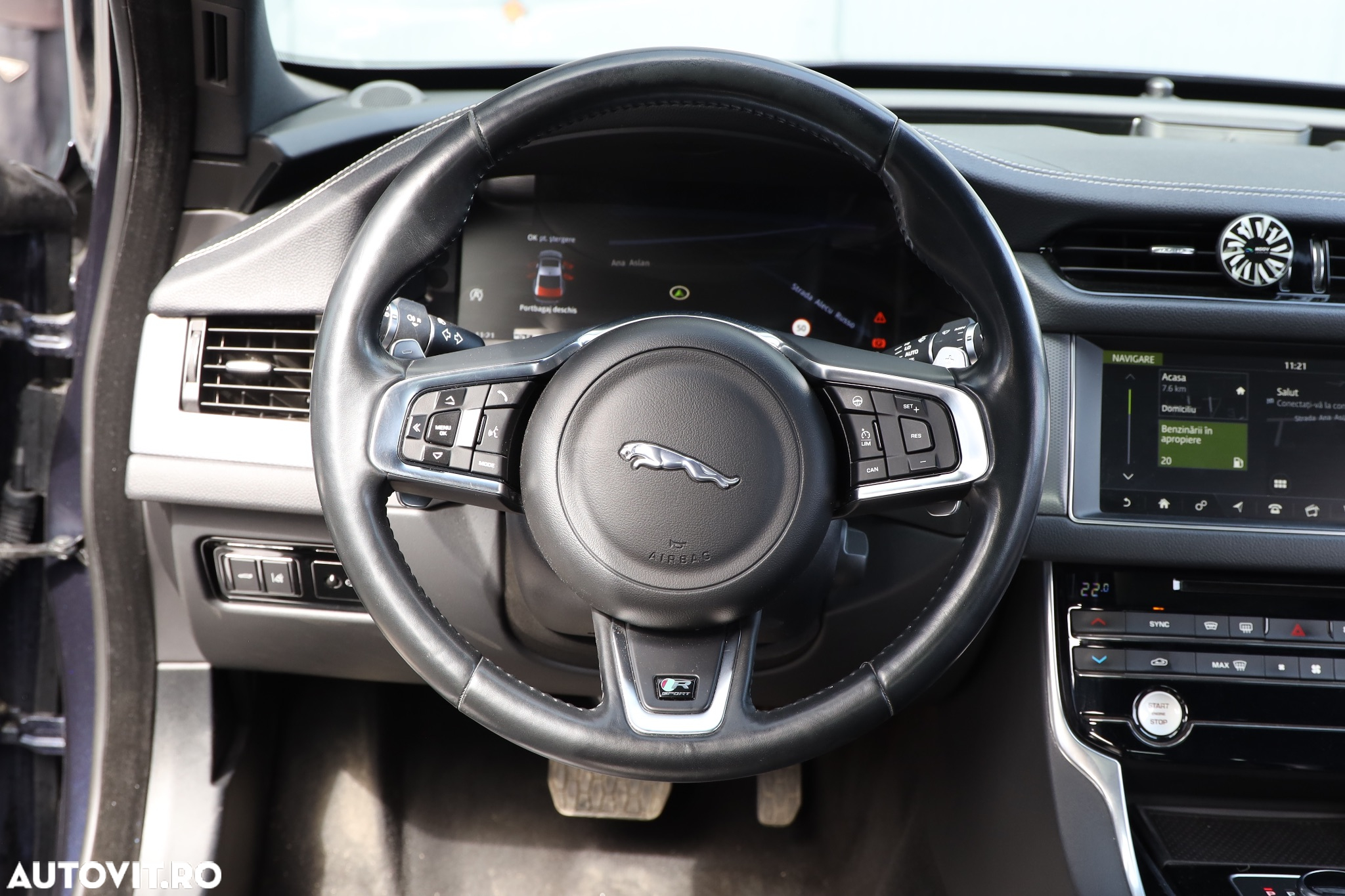 Jaguar XF 25d Aut. R-Sport - 32