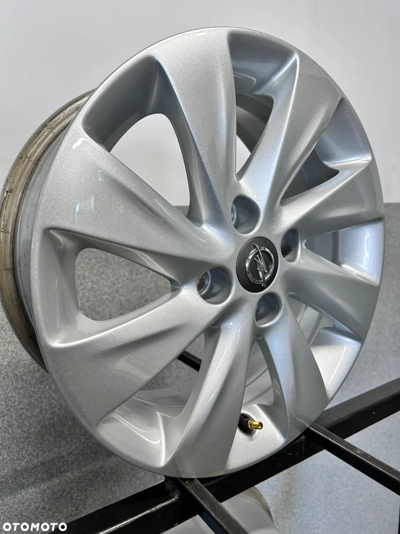 4 FELGI ALU. OPEL CORSA D,E,ADAM 15'' 6J ET39  TPMS - 6