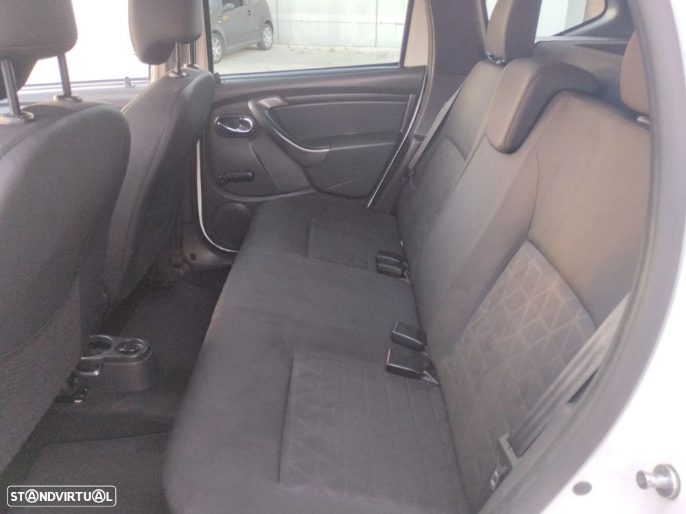 Dacia Duster 1.6 Tour Bi-Fuel - 12