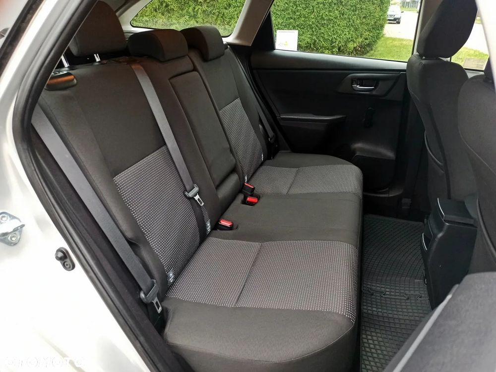 Toyota Auris 1.4 D-4D Business Edition - 23