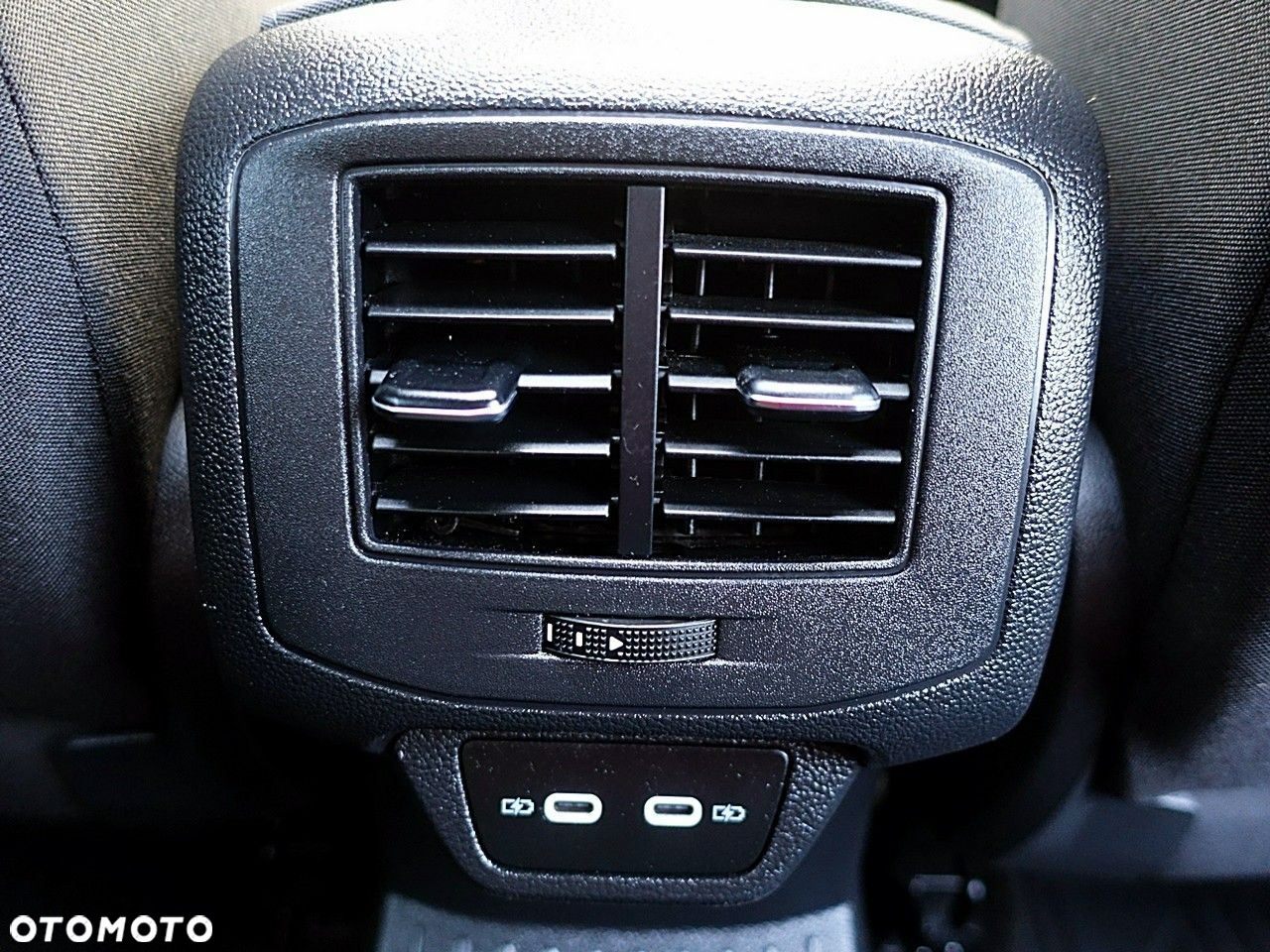 Volkswagen T-Roc - 15