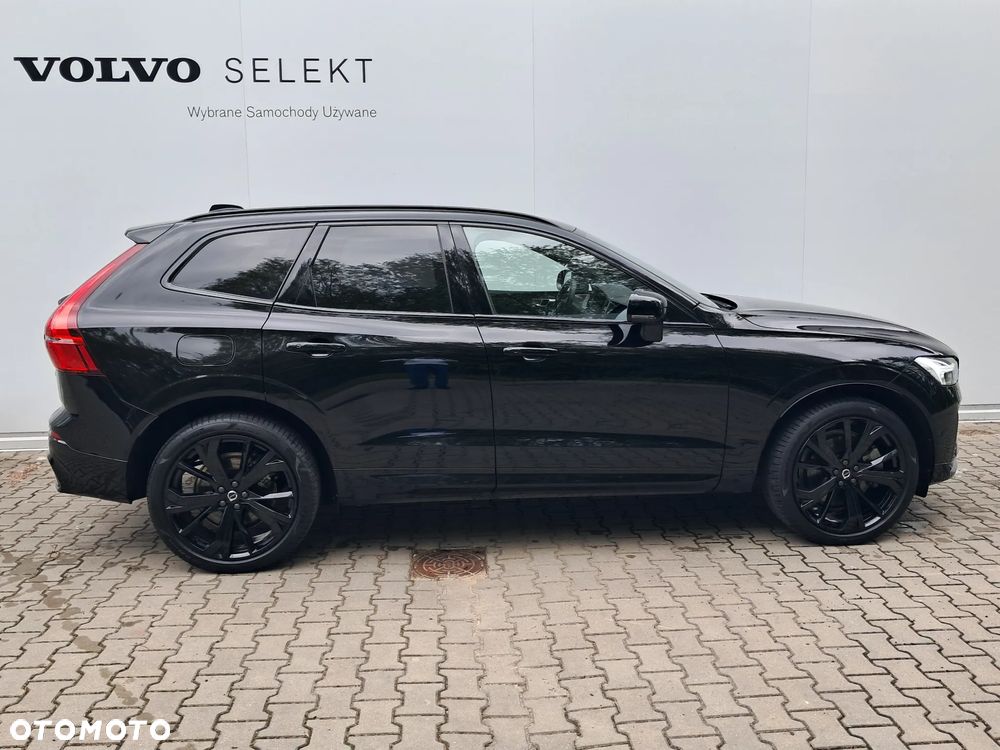 Volvo XC 60 T6 Plug-In Hybrid AWD Ultra Black Edition - 4