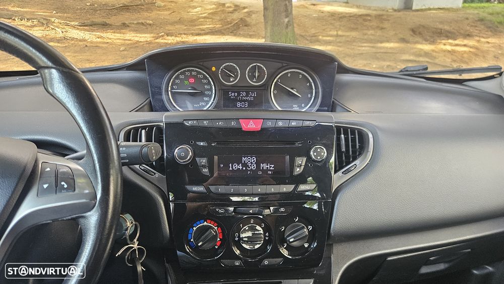 Lancia Ypsilon 1.3 M-jet S&S Silver - 17