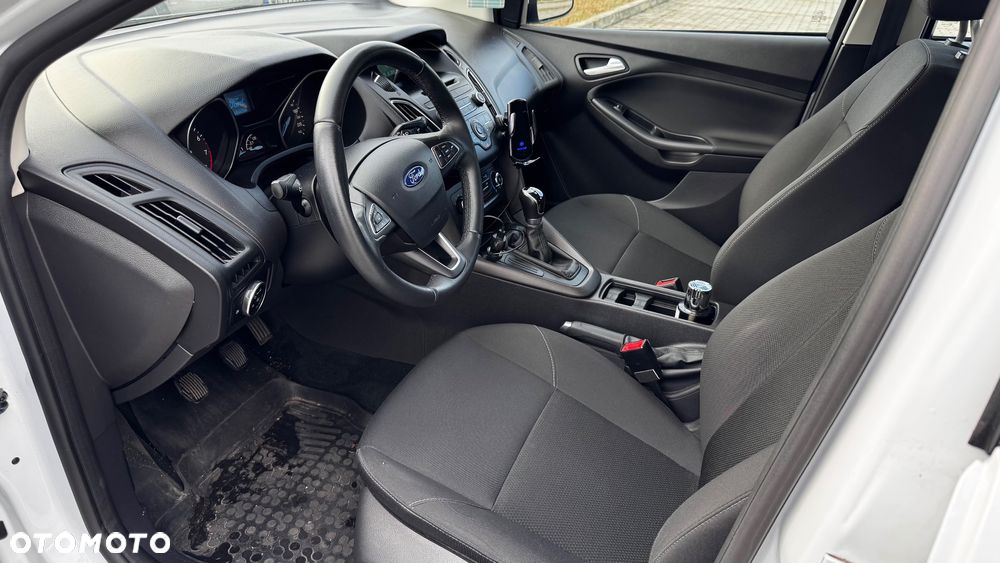 Ford Focus 1.6 Trend - 14