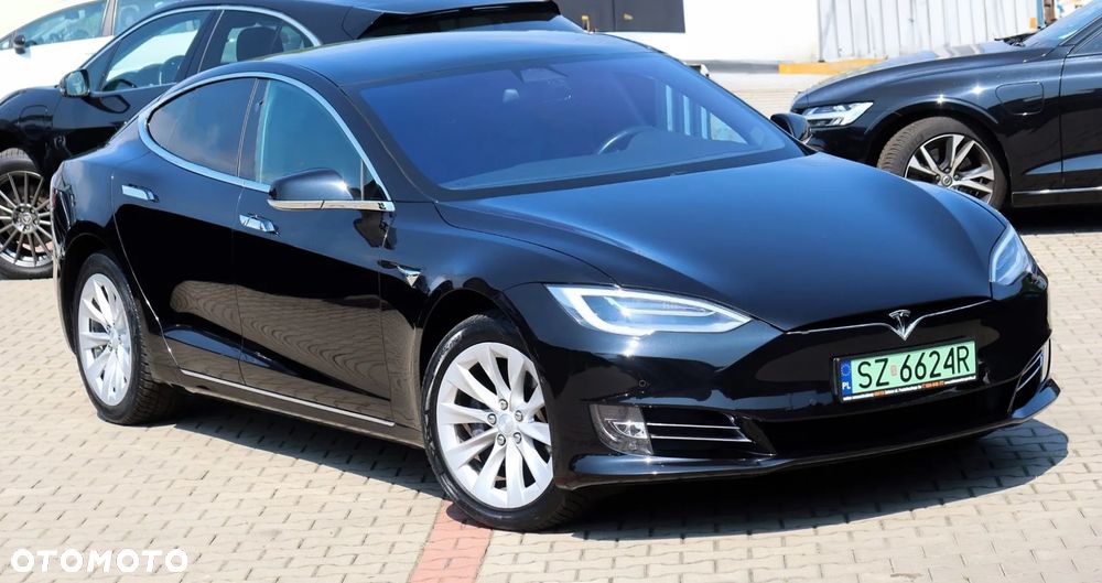 Tesla Model S - 35