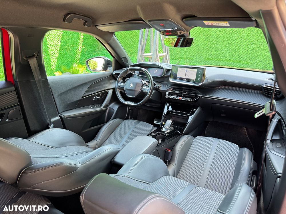 Peugeot 2008 PureTech 130 EAT8 GT Exclusive - 7