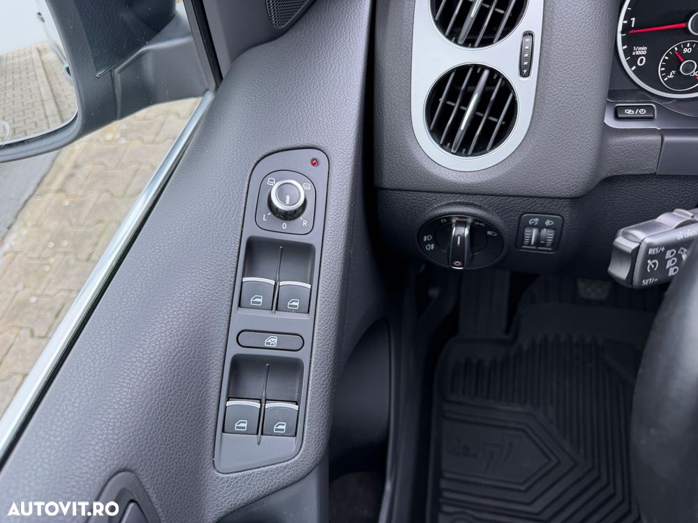 Volkswagen Tiguan 2.0 TDI DPF 4Motion BlueMotion Technology Lounge Sport & Style - 16