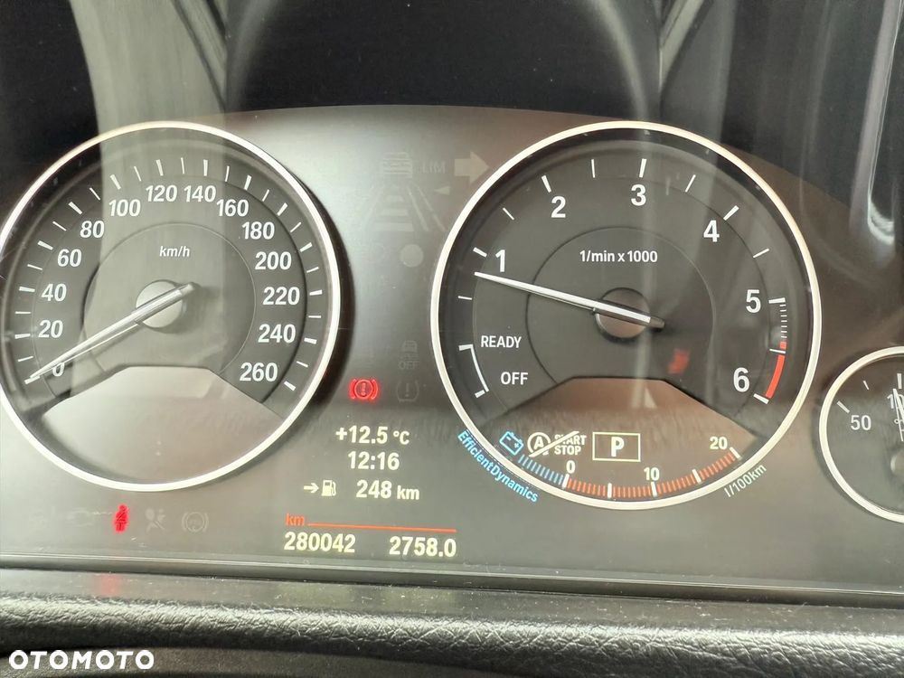 BMW Seria 3 320d Touring - 25