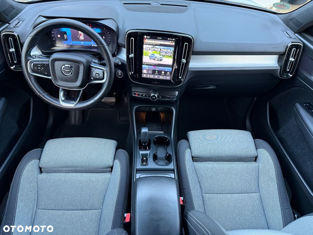 Volvo XC 40 B3 B DKG Plus Dark - 32