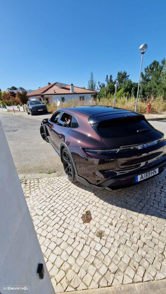Porsche Taycan Cross Turismo 4 - 39