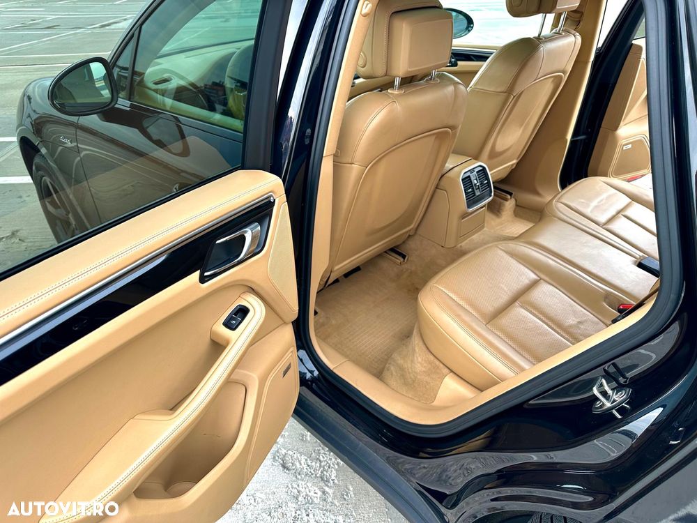 Porsche Macan - 31