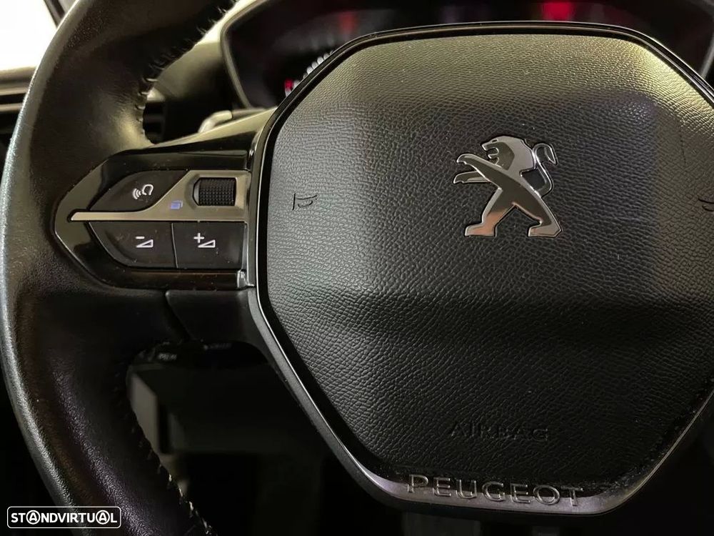Peugeot 2008 1.5 BlueHDi Allure EAT8 - 18
