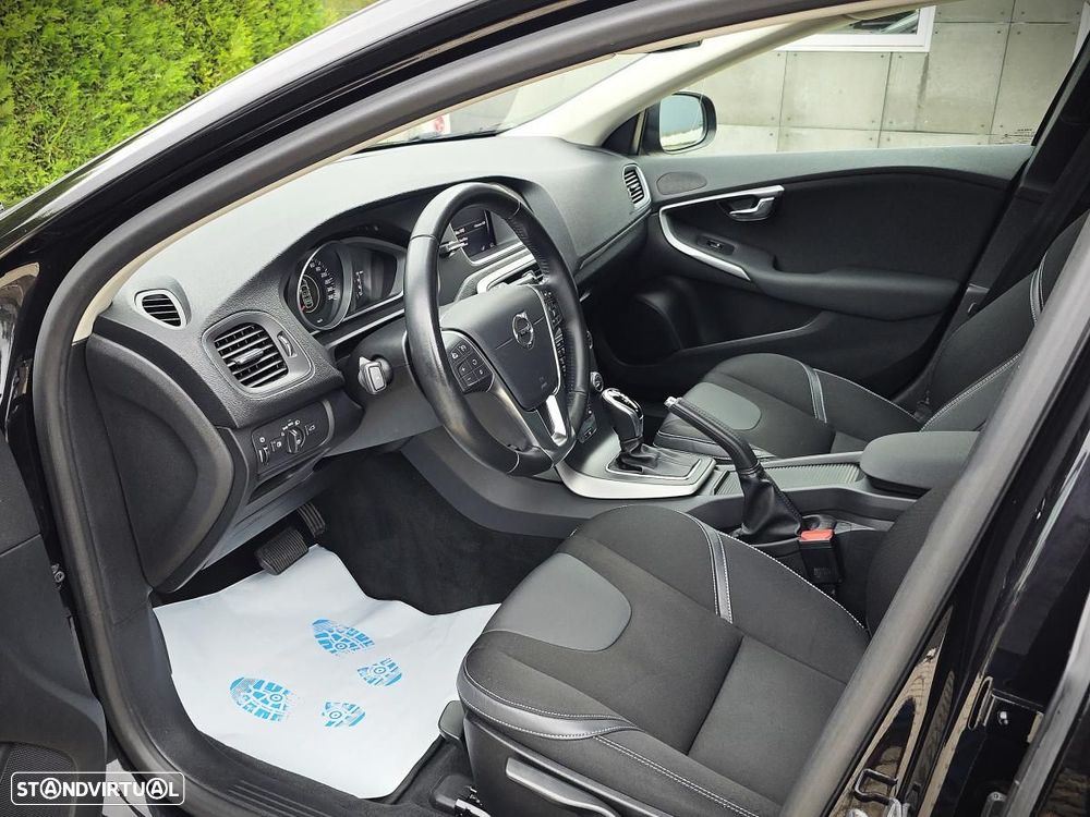 Volvo V40 2.0 D2 Momentum Geartronic - 14