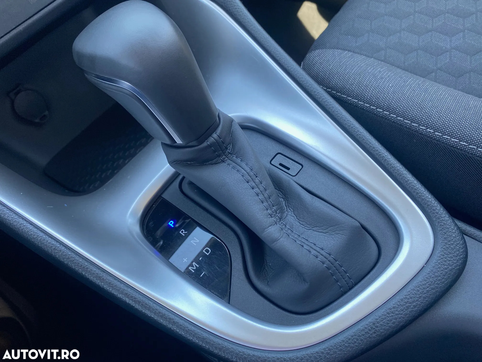 Toyota Yaris 1.5 CVT Dynamic - 12