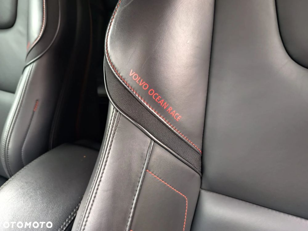 Volvo XC 60 D4 AWD Geartronic Ocean Race - 32