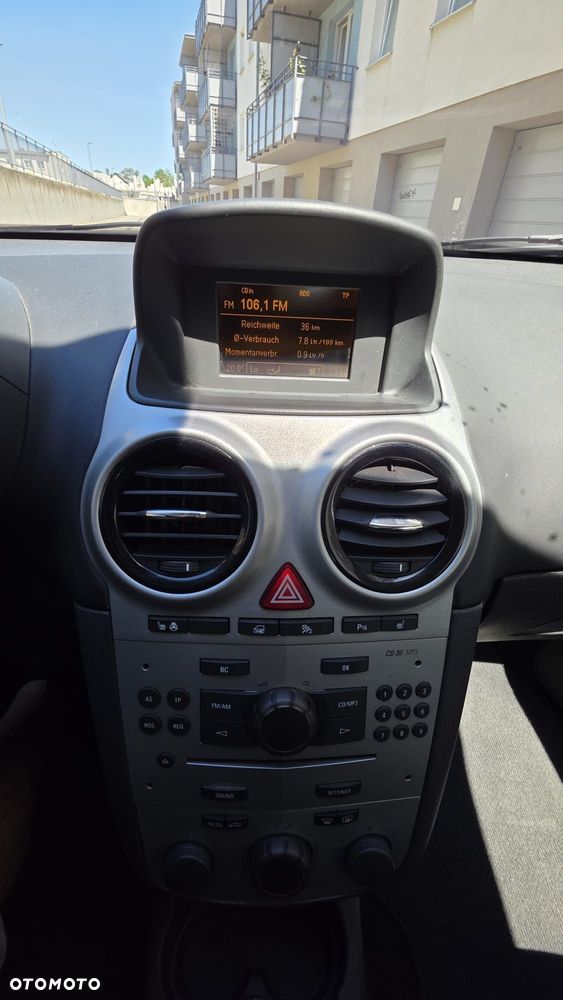 Opel Corsa 1.4 16V Sport - 13