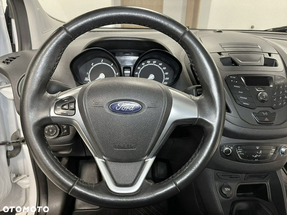 Ford Transit Courier - 20