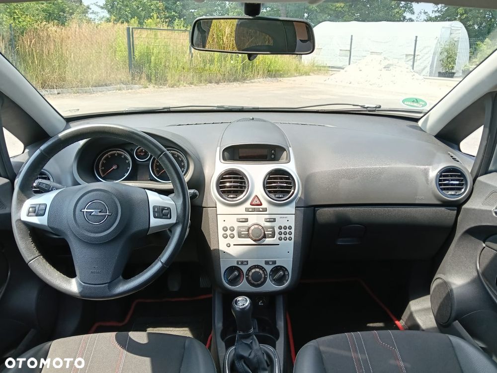 Opel Corsa 1.2 16V Cosmo - 11