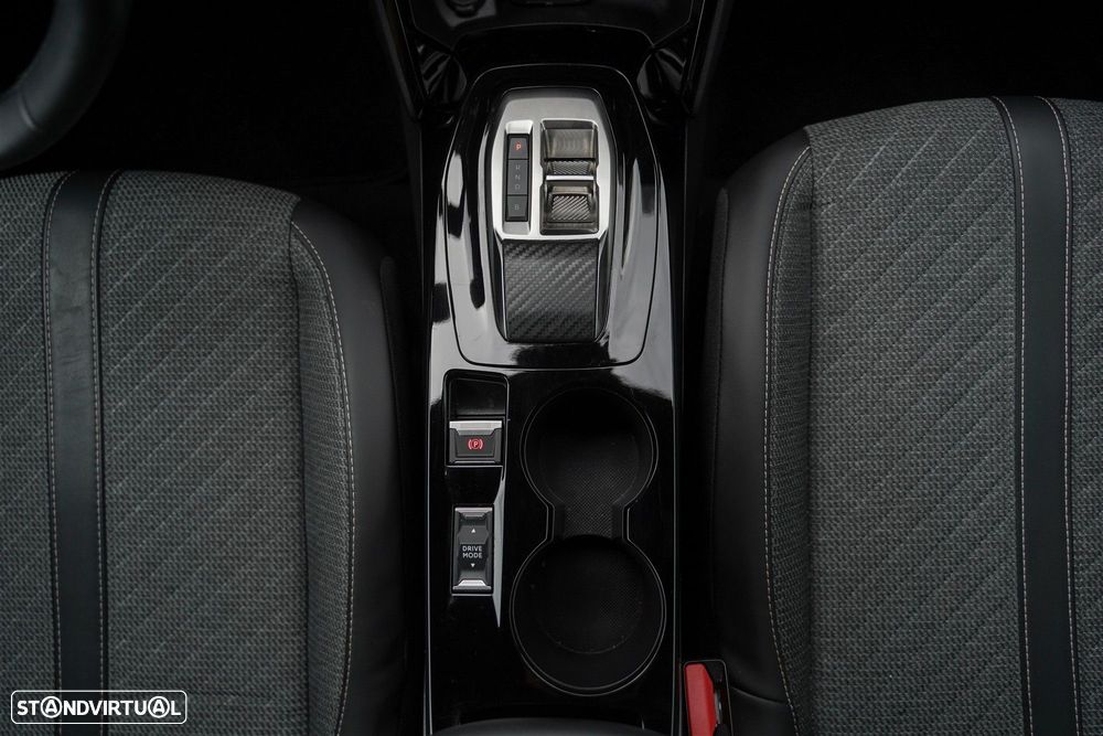 Peugeot e-2008 54 kWh Allure - 26