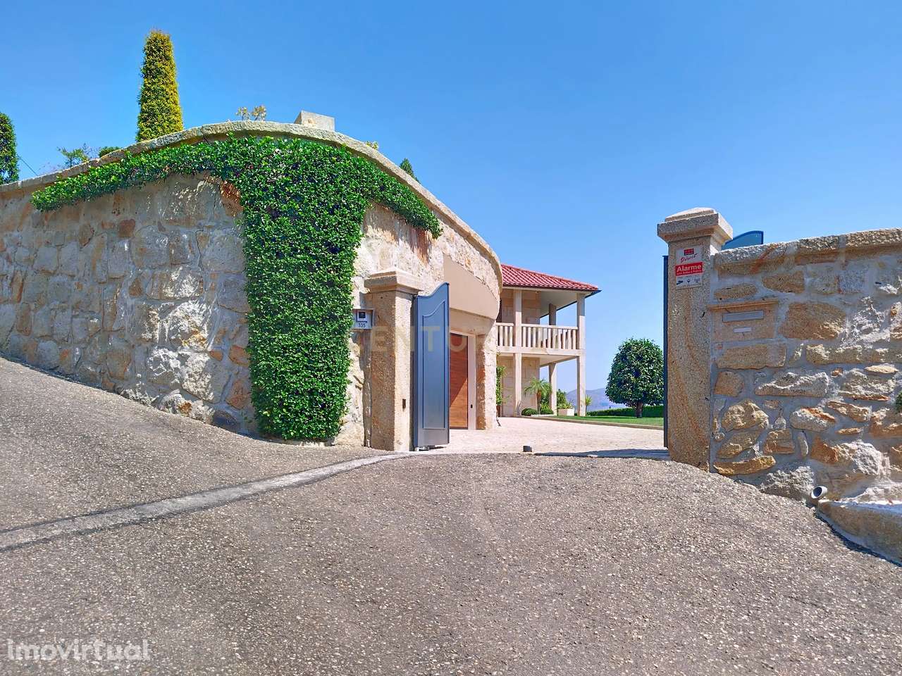 Luxuosa Moradia com Vista Panorâmica em Arcos de Valdevez - Grande imagem: 2/56