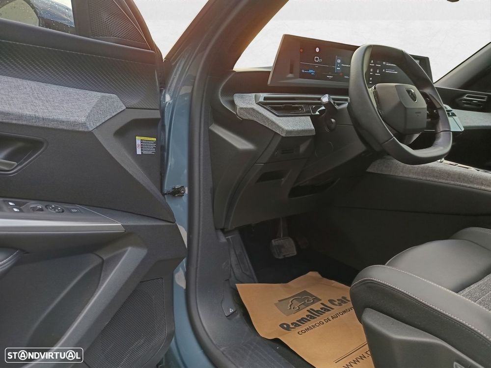 Peugeot E-5008 73 kWh Allure - 11