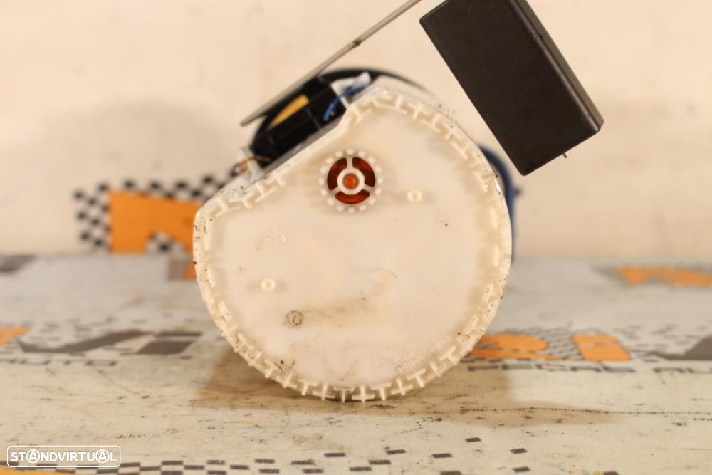 Boia / Bomba De Combustível Volkswagen Polo (6R1, 6C1)  6R0919050e / A - 7