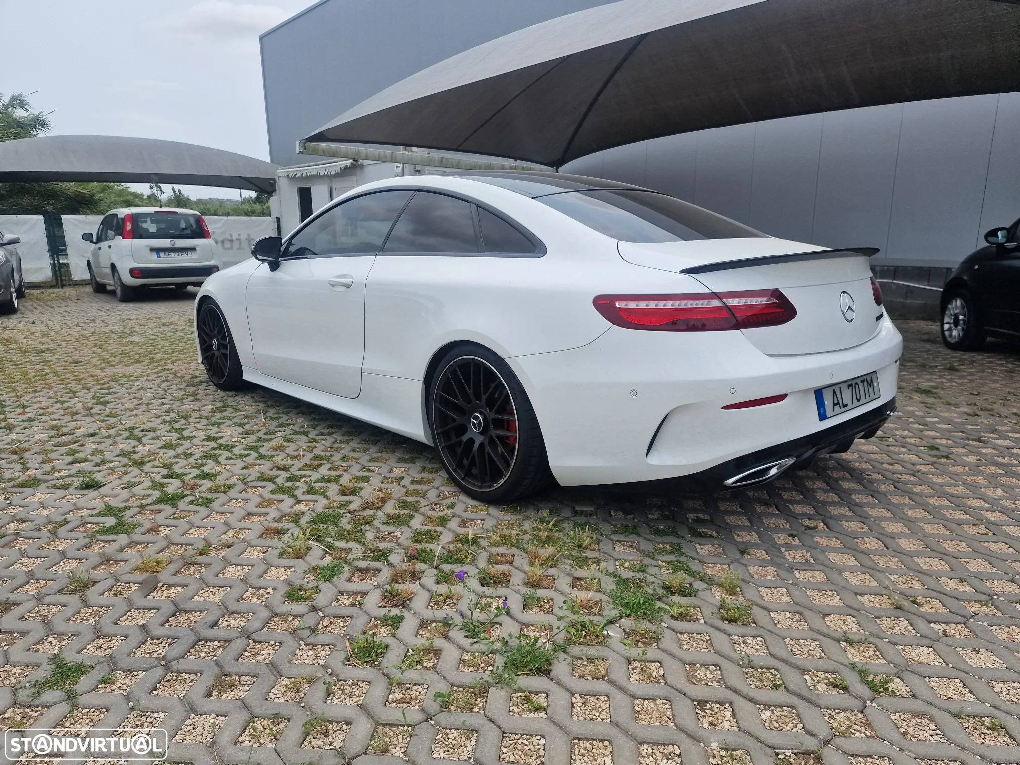 Mercedes-Benz E 220 d Coupe 9G-TRONIC AMG Line - 23