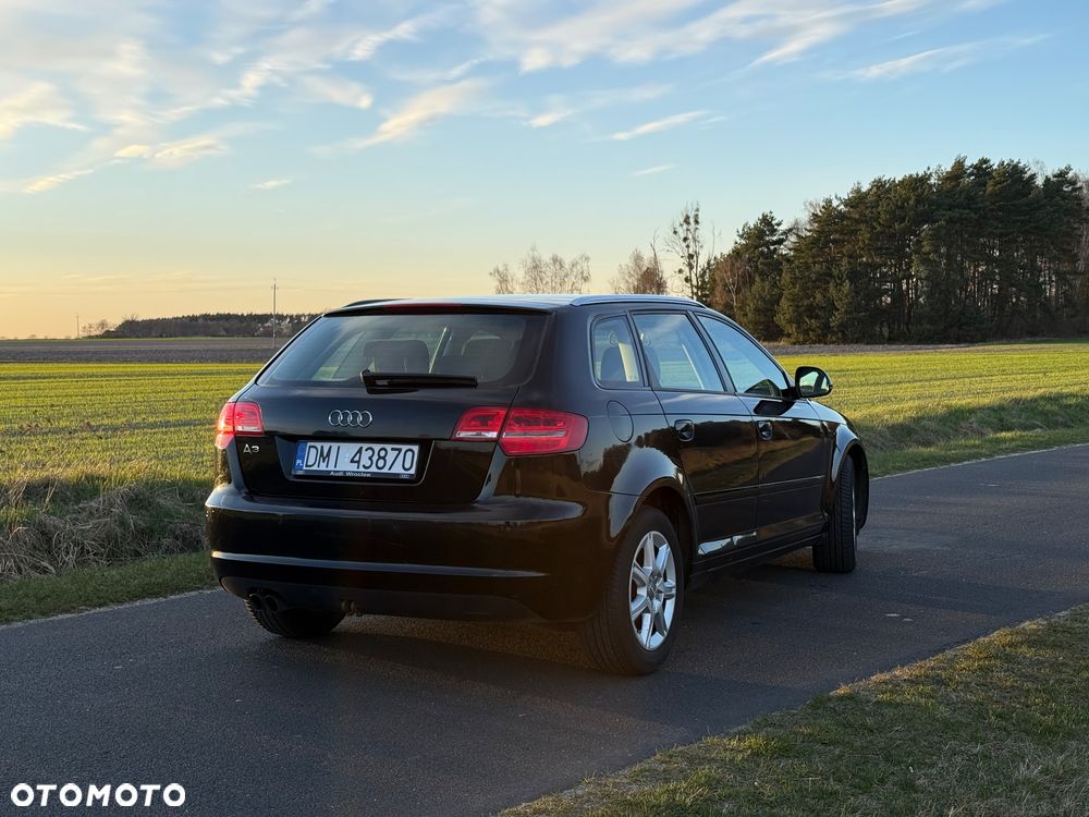 Audi A3 Sportback 2.0 TDI DSG Ambiente - 4