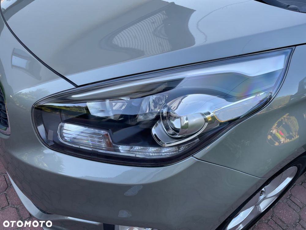 Kia Carens - 28